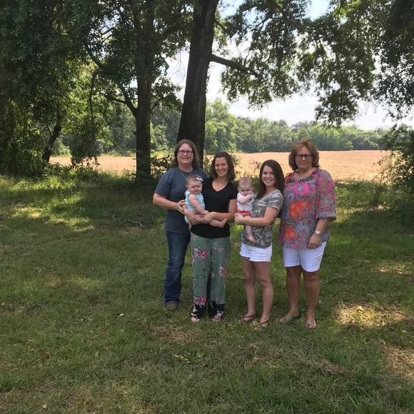 Meet your Posher, Debbie - Picture 1 of 1